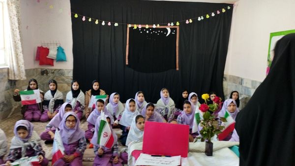 گرامیداشت روز بصیرت و میثاق امت با ولایت در مدرسه مرحوم جعفری روستای بزنجرد