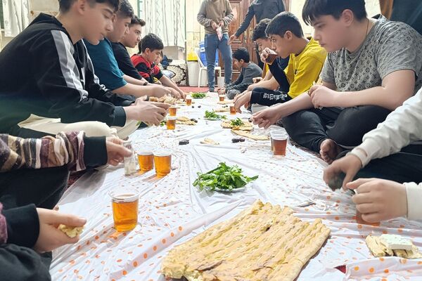 حضور دانش‌آموزان ناحیه 2 شهرری در مراسم اعتکاف دانش‌آموزی 