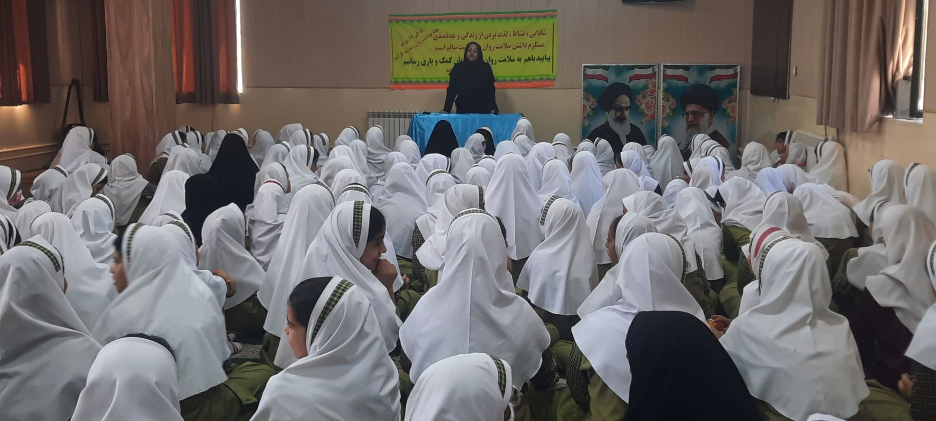 گفت‌وگوی صمیمی درباره آرامش ذهنی در مدرسه حضرت معصومه(س) شاهد