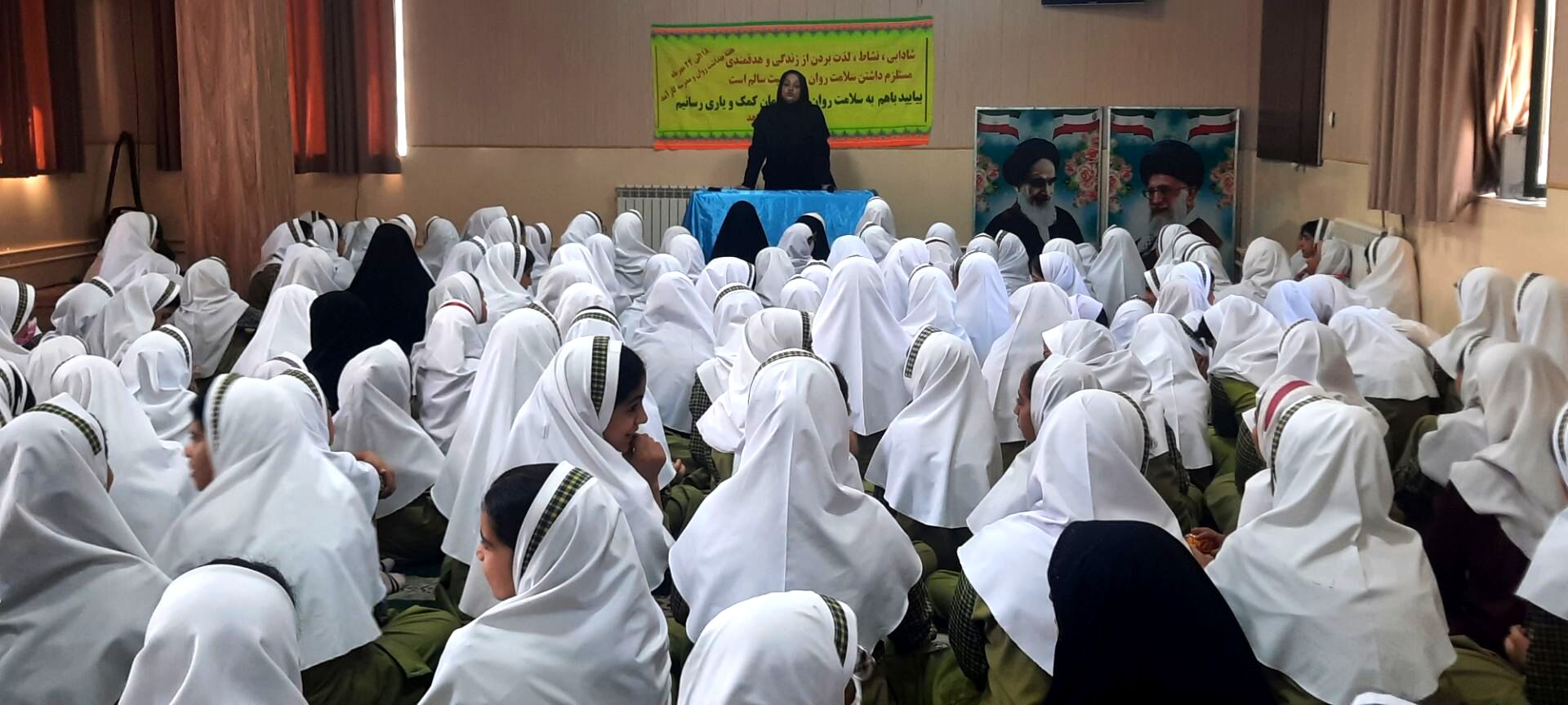 گفت‌وگوی صمیمی درباره آرامش ذهنی در مدرسه حضرت معصومه(س) شاهد