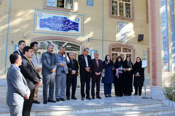 گرامیداشت روز آزمایشگاه در دبیرستان دخترانه شاهد غرویان وکیلی (۲۲)