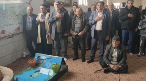 حضور پرشور دانش‌آموزان مدرسه فردوسی سرمازه در راهپیمایی ۲۲ بهمن