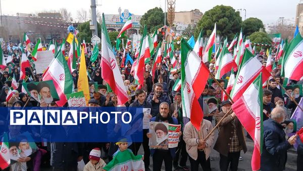 جلوه هایی از راهپیمایی جشن پیروزی انقلاب در شهر قم