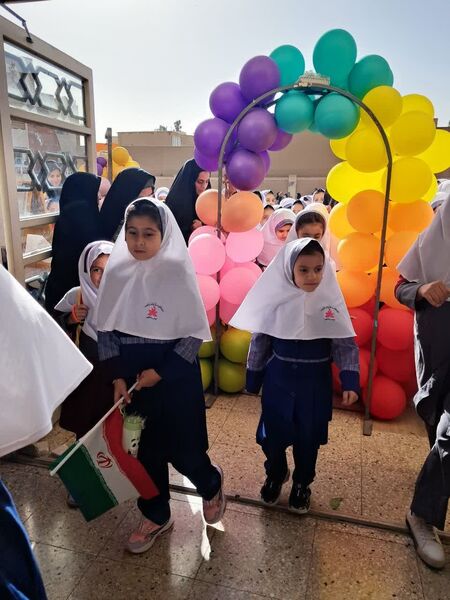 آیین سال تحصیلی جدید در مدرسه شاهد پوررضایی یزد