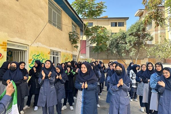 برپایی جشن وعده صادق۲ در مدارس رودهن 