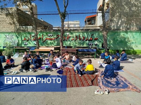 صبحانه سلامت در مدرسه مبین شهرستان شیروان