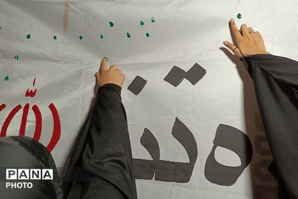 برپایی موکب «مدرسه رهبر شهید» در میدان هفت تیر نسیم‌شهر