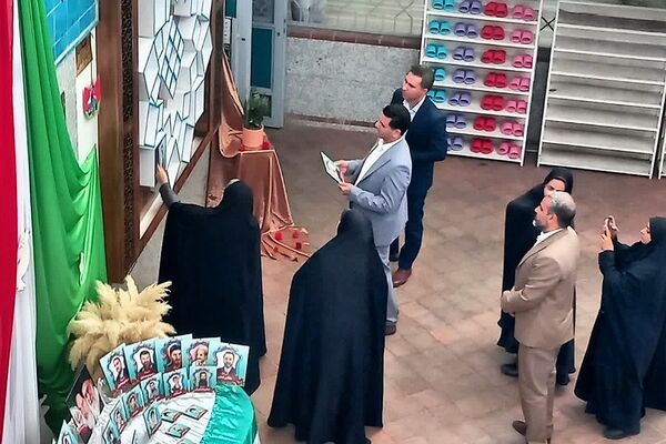 مراسم یادواره شهدا و گرامیداشت هفته دفاع مقدس در مدارس ناحیه 2 شهرری 