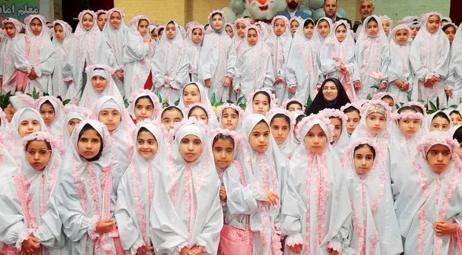 جشن تکلیف دانش‌آموزان پایه سوم مدرسه شهدا