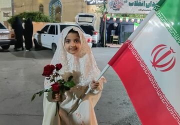 تقدیر از دختران شهید علیرضا دهقانی سانیج