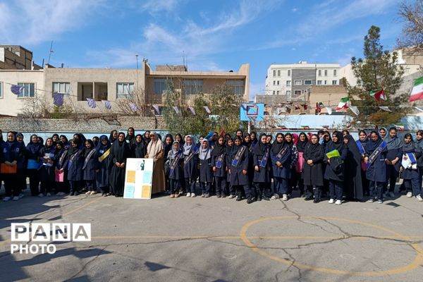 گامی مؤثر در مسیر رشد؛ گردهمایی همیاران مشاور دختر در ابوذر غفاری