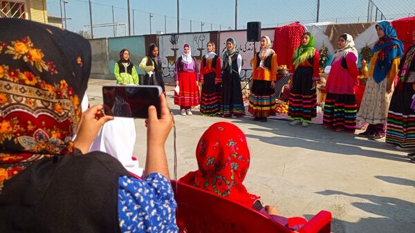 جشن هفته مازندران در دبستان نرجس خاتون گلوگاه 