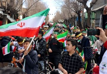 دوچرخه‌سواران بروجنی  برای وطن رکاب زدند