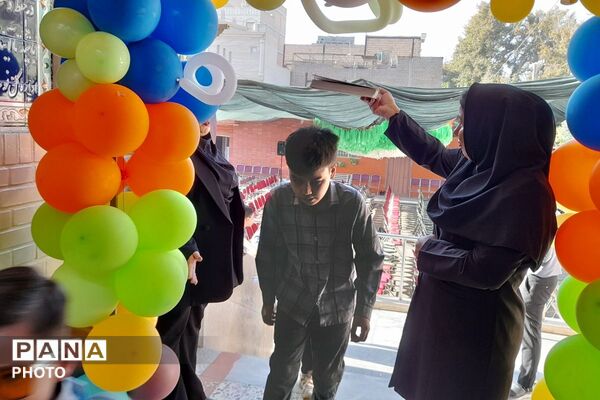 شکوه آغاز سال تحصیلی جشن مهر در مدرسه شهید آیت الله خامنه ای