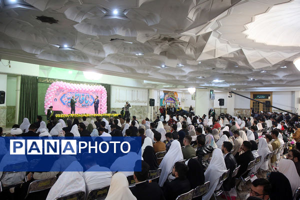 جشن ازدواج ۷۳۰ زوج دانشجوی در حرم حضرت معصومه(س)