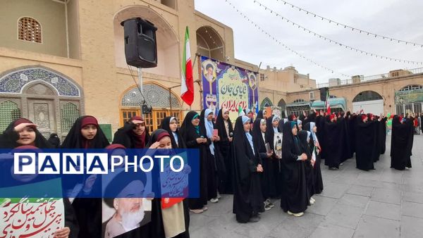 جشن بهار انقلاب در راهپیمایی ۲۲ بهمن در تفت