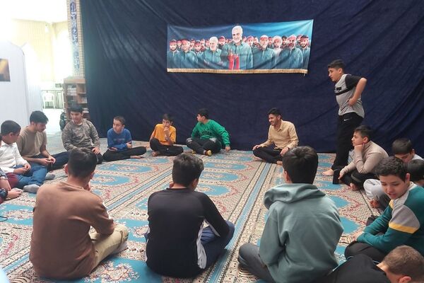 اعتکاف دانش‌آموزی در مسجد سیدالشهدا(ع) شیراز