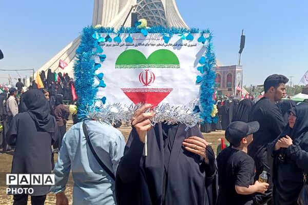  میدان انقلاب گواه بر پیمانی ناگسستنی