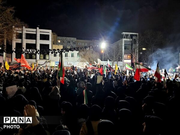 میدان لاله نظرآباد پاتوق دلدادگان رهبر