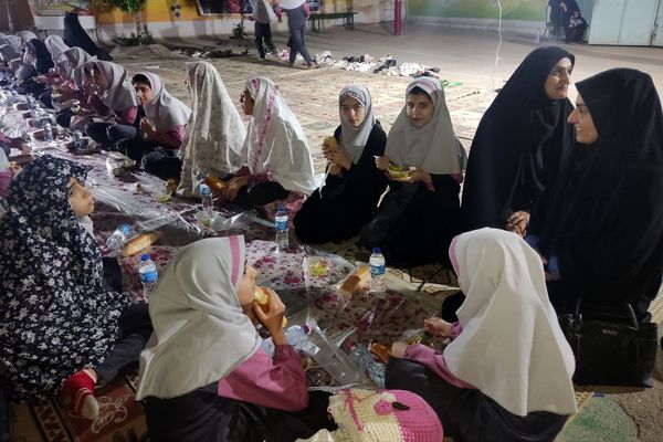 از برگزاری مراسم افطاری روزه اولی‌ها تا محفل انس با قرآن