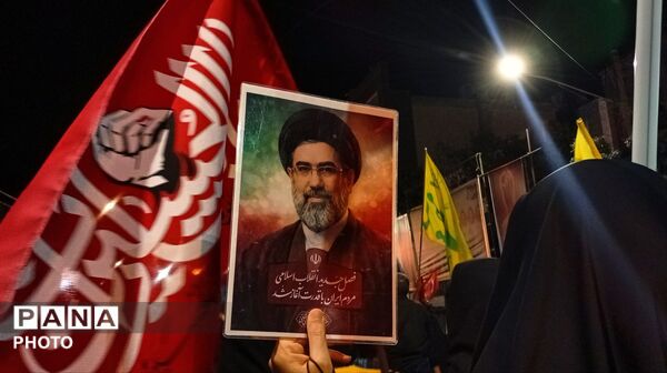 به یادِ ناله‌هایی که در خرابه به زنجیر کشیده شد
