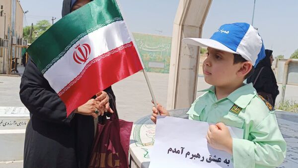 حضور فرهنگیان ناحیه ۲ اهواز در چهاردهمین دوره انتخابات ریاست جمهوری