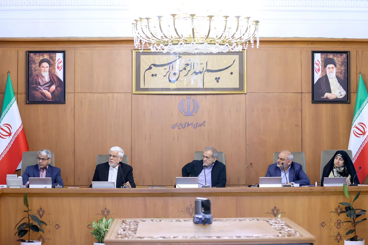 دستور پزشکیان برای رفع مشکلات سرمایه‌گذاران و تولیدکنندگان برق
