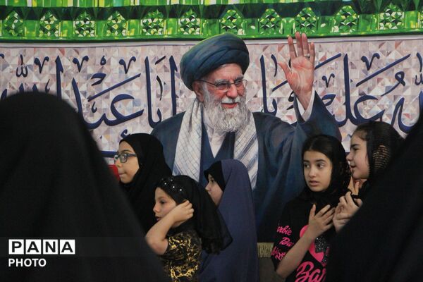 غبار ماتم بر چهره مدرسه شهید ایرجی؛ نجوای «لبیک یا خامنه‌ای» طنین‌انداز شد