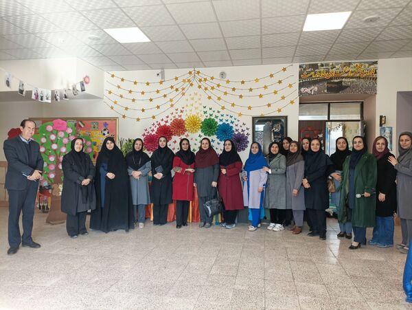 بازدید و ارزیابی مسئولان آموزش پرورش از دبستان زنده  یاد امینی پور