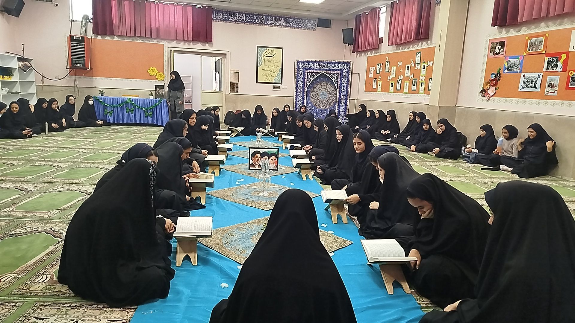 مراسم نورانی سه‌شنبه‌های مهدوی و جشن عاطفه‌ها در دبیرستان شاهد عفاف ناحیه3 کرج 