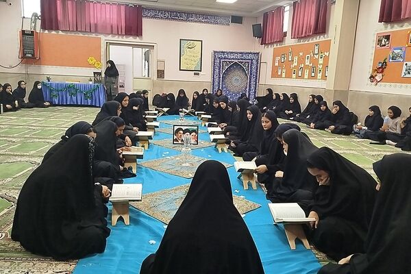 مراسم نورانی سه‌شنبه‌های مهدوی و جشن عاطفه‌ها در دبیرستان شاهد عفاف ناحیه3 کرج 