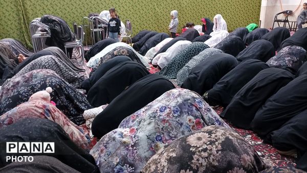 نماز جماعت و افطاری در شب سوم ماه مبارک رمضان  