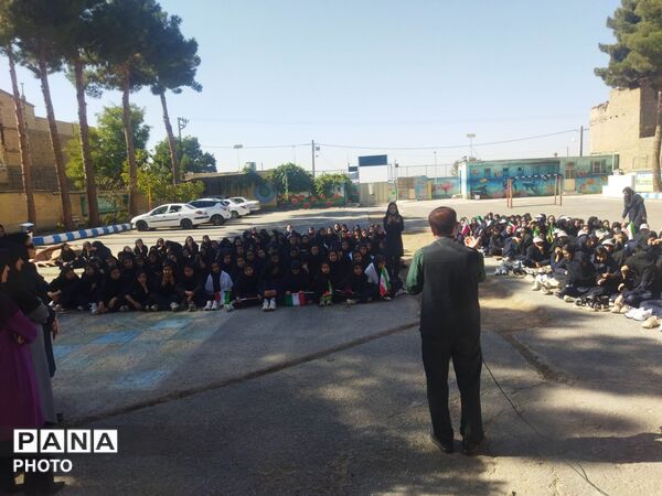 روایتگر جنگ در دبیرستان مجید دهنوی 