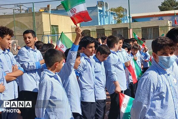 برپایی نمازجماعت در دبستان پسرانه میثاق باقرشهر 
