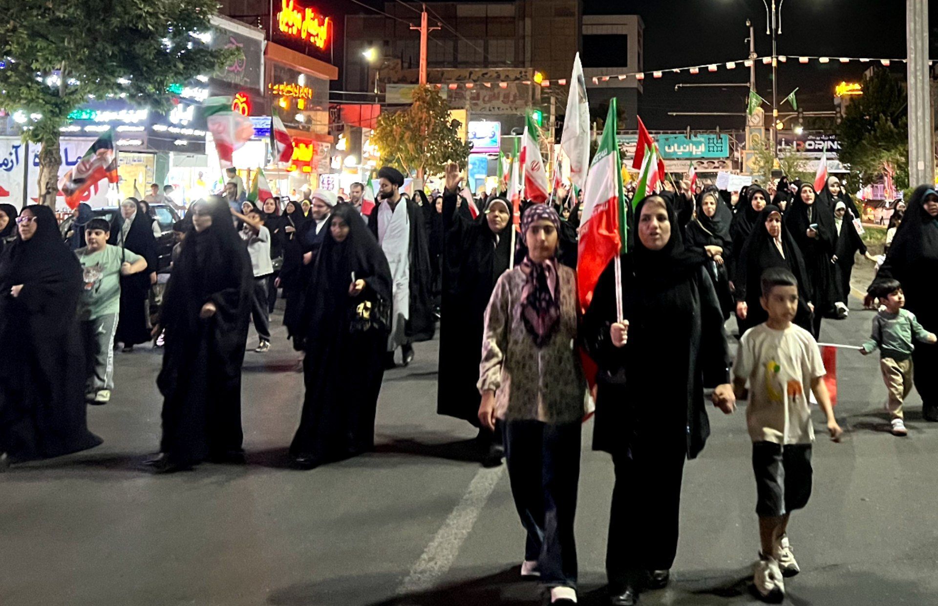 نود و چهارمین شب راهپیمایی و تجمع مردمی در ساوجبلاغ 