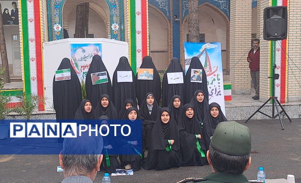  غبارروبی مزار شهدا در نیشابور 