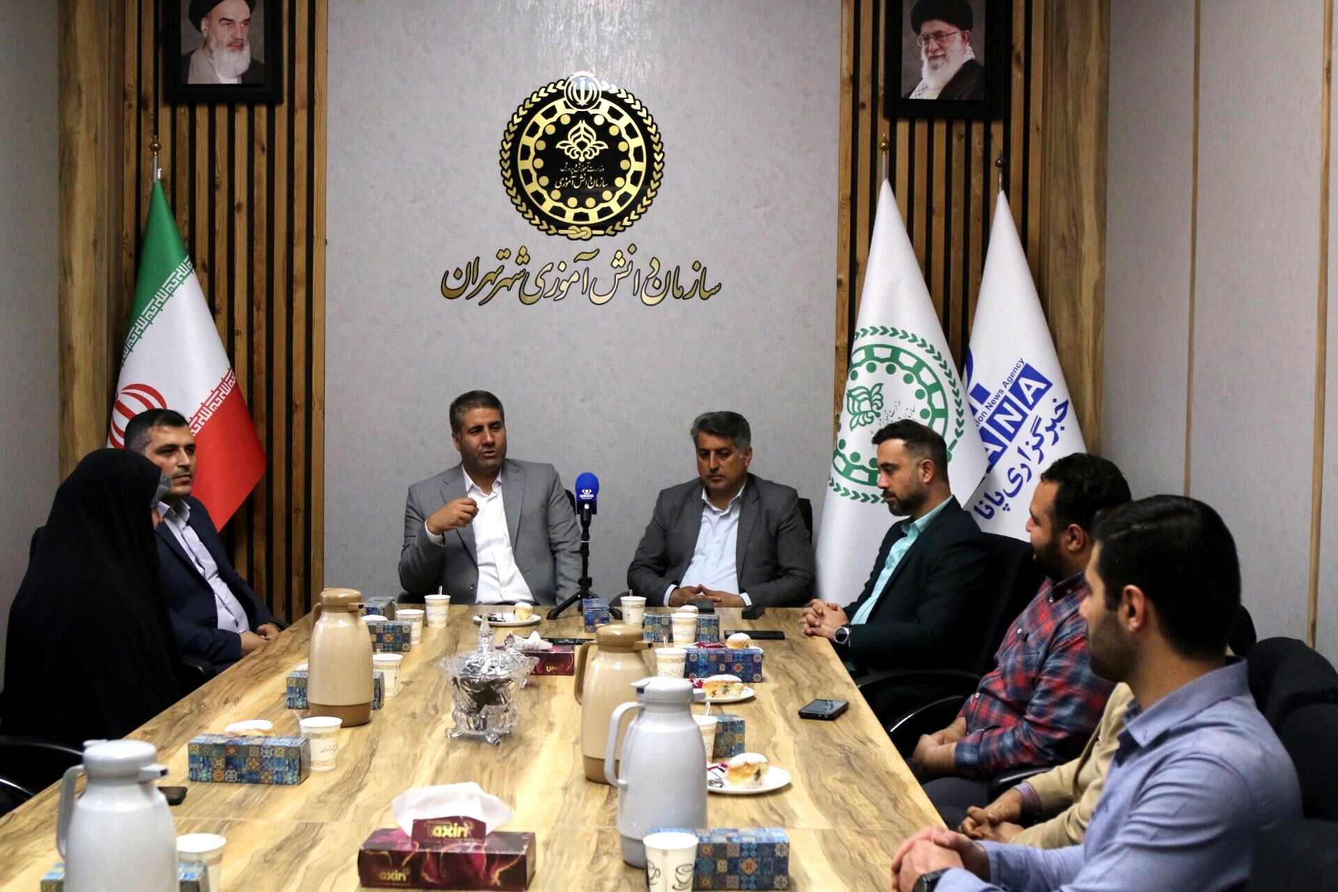 مدیرکل آموزش و پرورش شهرتهران از مسئولان سازمان دانش‌آموزی تهران تقدیر کرد