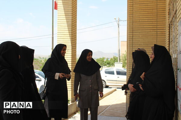 آیین «خاطره‌سازان» در دبیرستان نسیبه با حضور مدیر آموزش و پرورش سملقان
