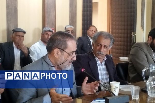 نشست شورای کشاورزی قروه با محوریت مدیریت آب و برق