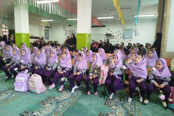 شروعی تازه با جشن شکوفه‌ها در دبستان حاج رحیم خالصی