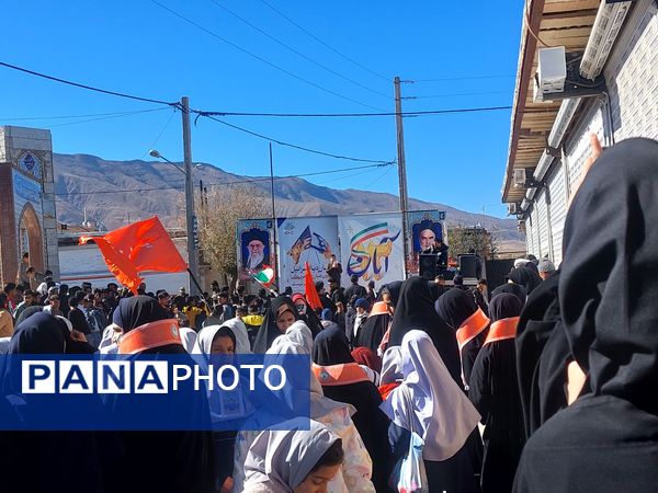 حضور پرشور و حماسه‌آفرین دانش‌آموزان نسر در راهپیمایی یوم‌الله ۱۳ آبان