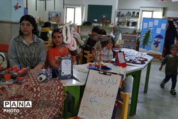 استقبال چشمگیر از غرفه کارآفرینی اعضای کانون پرورش فکری کودکان و نوجوانان اندیشه
