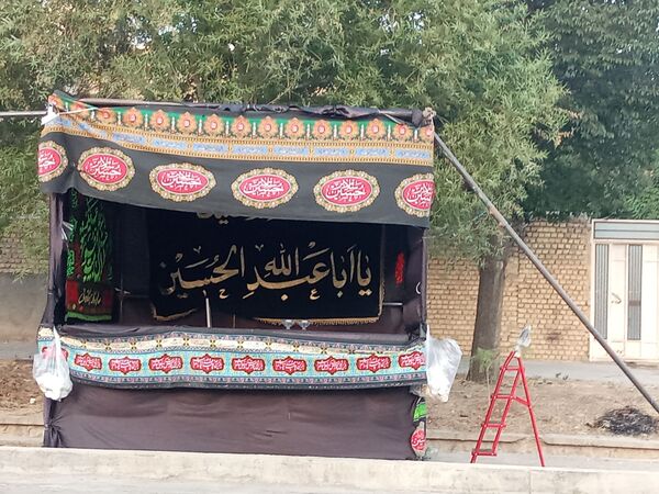 خیمهٔ دل‌ها بوی محرم می‌دهد
