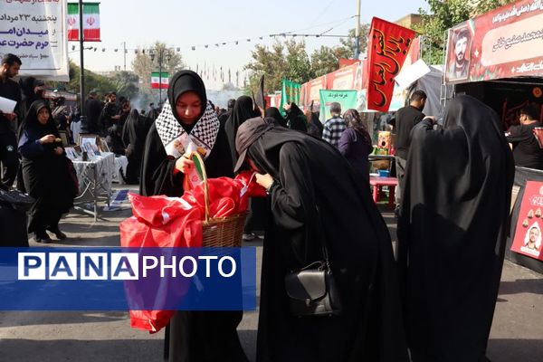 قدم به قدم در مسیر عاشقی اباعبدالله‌الحسین‌(ع)