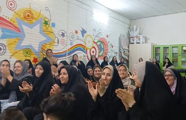اولین جلسه اولیا و مربیان همراه با انتخابات انجمن اولیا و مربیان در دبیرستان دخترانه میثاق