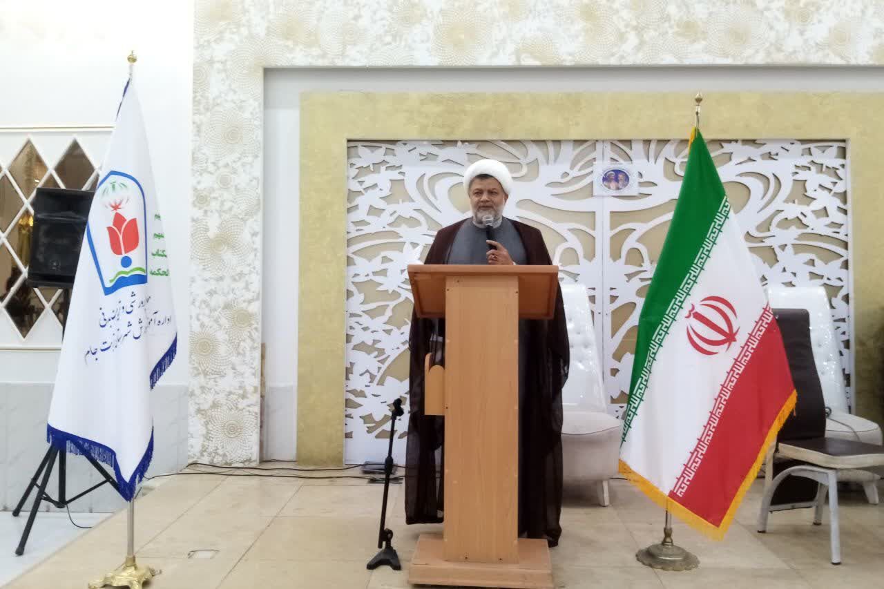 هفته امور تربیتی یادآور اهمیت فعالیت های پرورشی دانش آموزان است