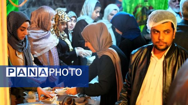 جشن بزرگ ۱۰۰ هزار نفری عاشقان حضرت مهدی(عج) در خیابان انتظار مشهدالرضا(ع)