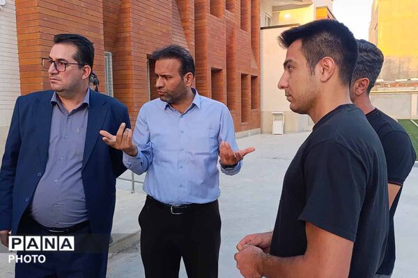 بازدید مدیران کل آموزش و پرورش و نوسازی مدارس از دبیرستان سبز فردوسی بجنورد