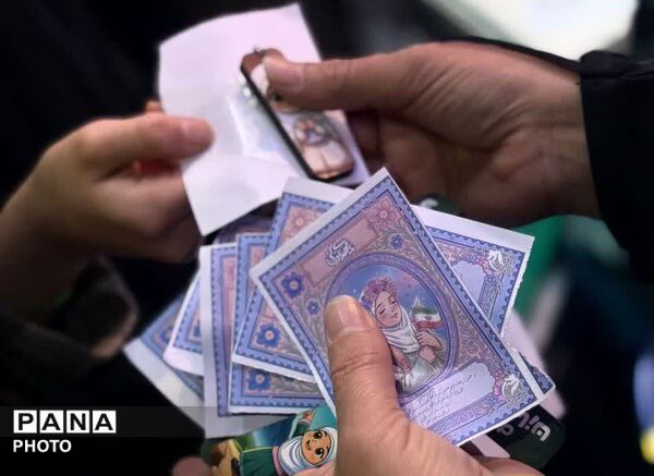 تجلیل از دخترانِ شهدا و یادآوری فداکاری دختران میناب در شب‌های لاله نظرآباد