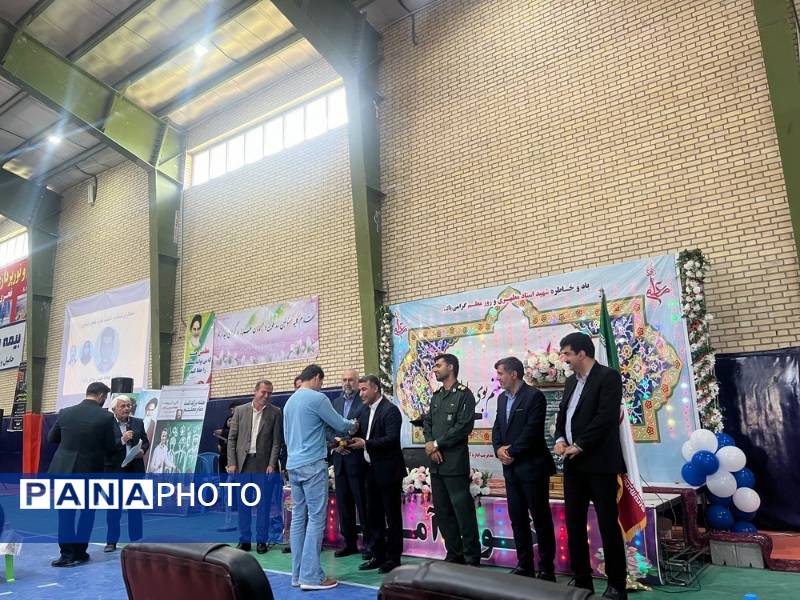 همایش هفته بزرگداشت مقام معلم در شهر آشخانه